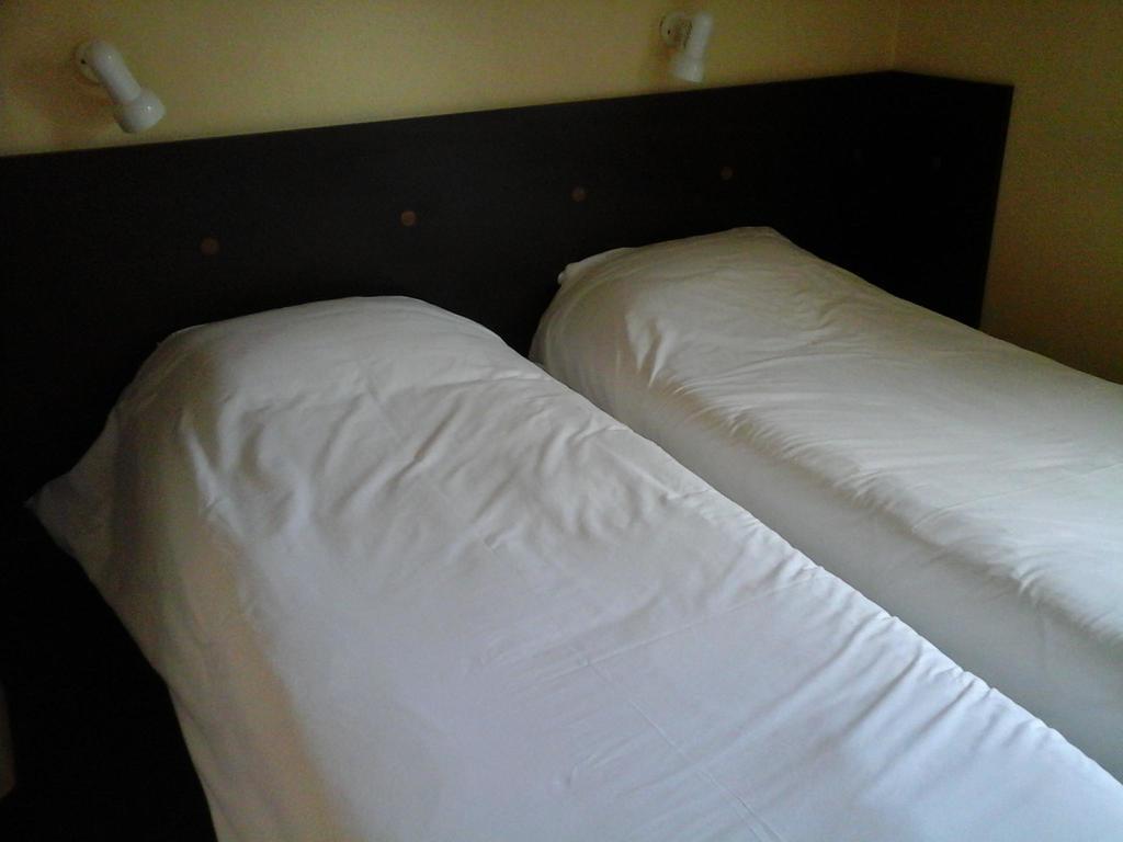 Fasthotel Angers Beaucouzé Room photo